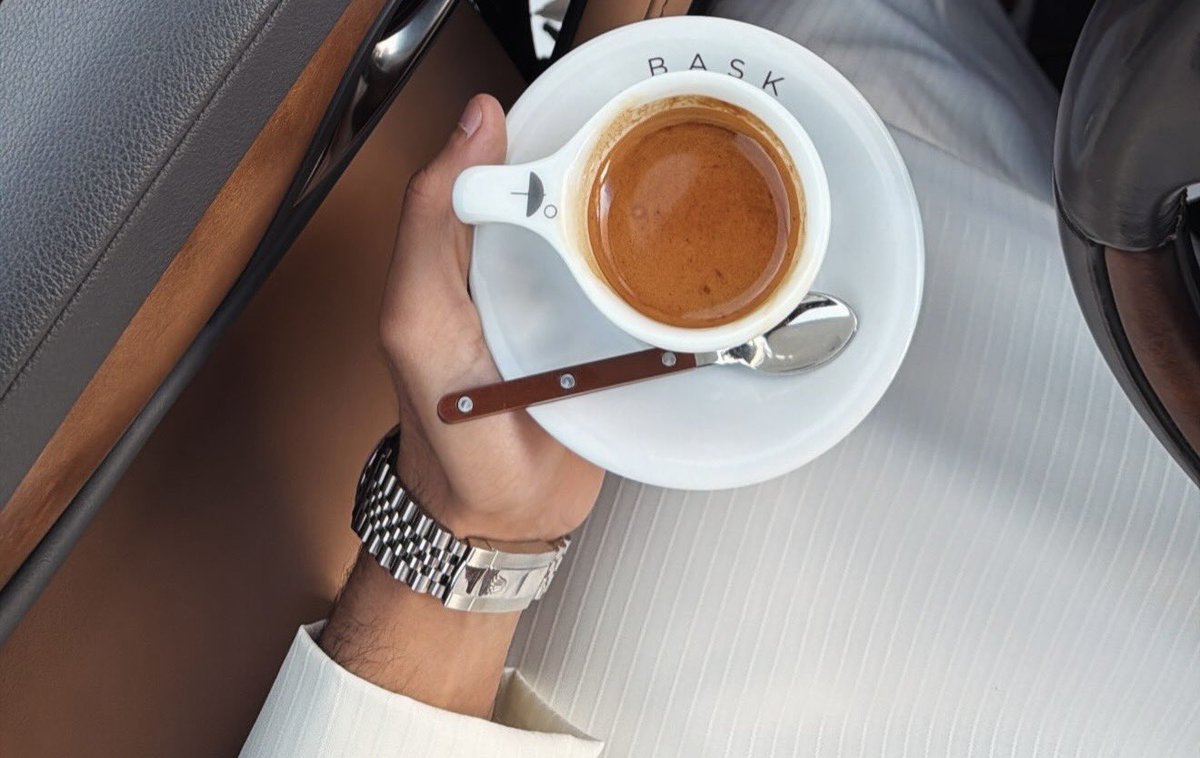 ajm7i's tweet photo. "أجي لها وأنا على موعد لقاها مستميت 
يامرحبا باللي محد يطرد عماسي -غيرها "
. Espresso is the perfect https://t.co/owIIjlJEzZ