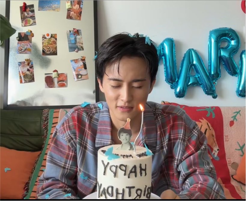 liloquacious's tweet photo. live kali ini feels different. I can’t really put it into words, but after everything that’s happened since april 3, seeing him here again, talking to us like this, feels more emotional than I expected

happy birthday, mark💙
#오랜내여름민형아생일축하해
#AlwayswithMarkLee https://t.co/G5INFlwEPx