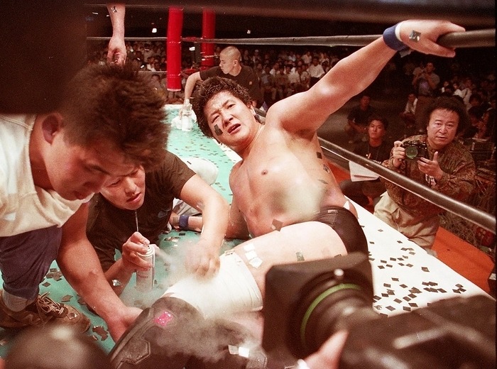allan_cheapshot's tweet photo. #OnThisDay in 1991: RINGS: Osaka Prefectural Gymnasium, Osaka: Akira Maeda sits dazed at ringside after Dick Vrij defeated him by TKO.

The match headlined Astral Step II: Aqua Heat, RINGS’ second event in Japan, before a crowd of 6,100. https://t.co/3hAfQUJF1C