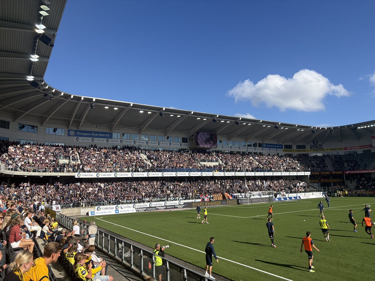 Mackaronny's tweet photo. Hate watch 🤝 I dag e me alle Start https://t.co/dRH972mxNK
