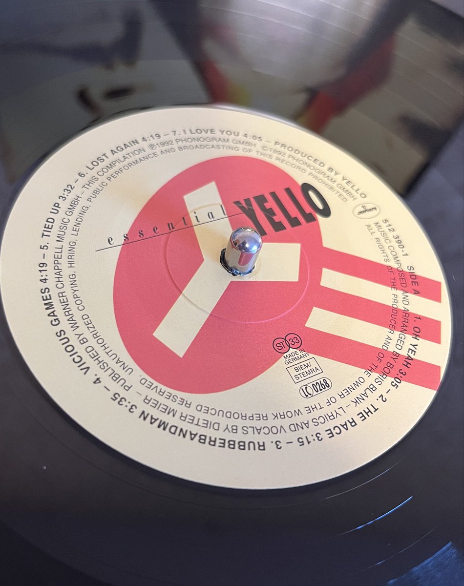 iheld_your_jaws's tweet photo. #VinylRecords #VinylAddict #nowspinning #Electronic #SynthPop #Yello Два очень добрых швейцарских дядьки с легкой придурью:) https://t.co/XBxxek7BqA