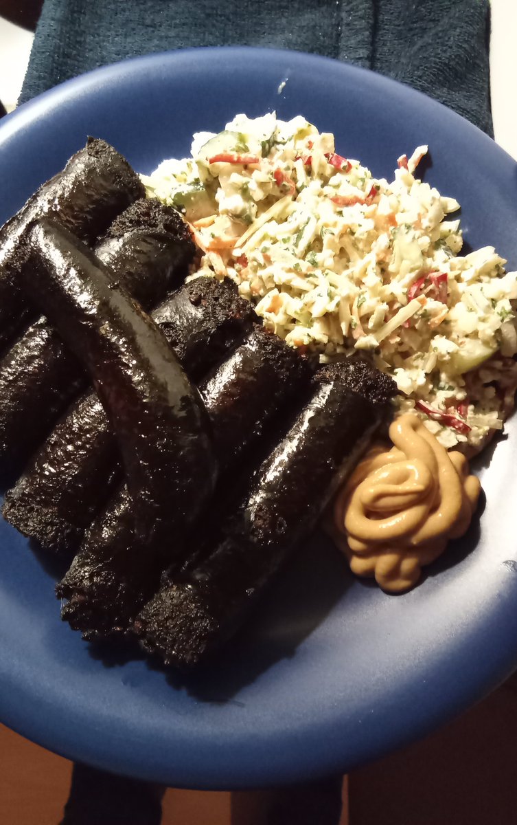 aki_petri's tweet photo. @taija_myyra Laku tai salmiakki😋
..pakkaa vaan noi jätskit oleen aivan liian makeita. Oonki enemmän suolasten palojen ystävä, saattaa johtua kyllä kesäkeleistä ja sellasista. https://t.co/wqUJiyObJu