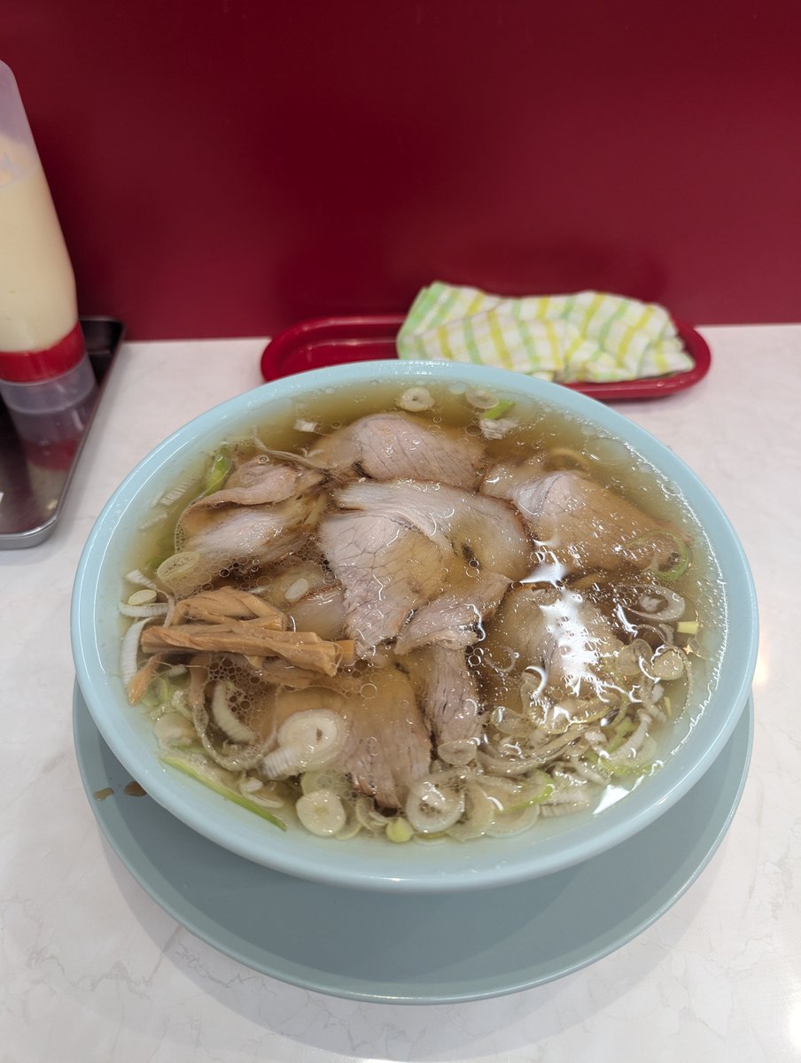 keisuke58550576's tweet photo. 川崎　なぎちゃんラーメン。
コスパ抜群。
卓上の調味料で味変できるのも良い。 https://t.co/JsuKdBOOLR