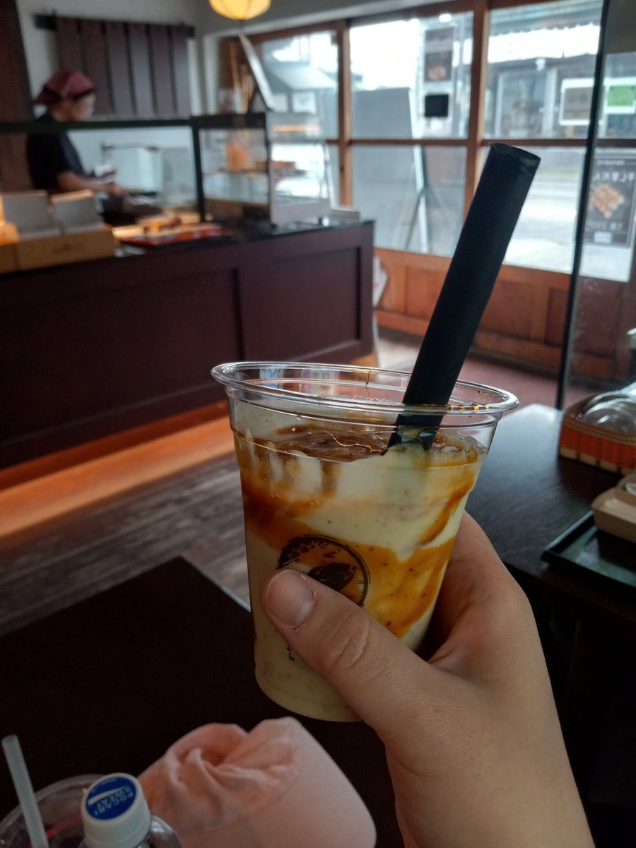 ginieandkimbop's tweet photo. From my first visit to #sawara #chiba #japan
Japanese people are very friendly.
Everywhere you go they will greet you and be very friendly.
When I visited Sawara, old town area it was super hot. I wanted to try famous iced sweet potato shake! it was so good #yummy https://t.co/mZyqXF78bO