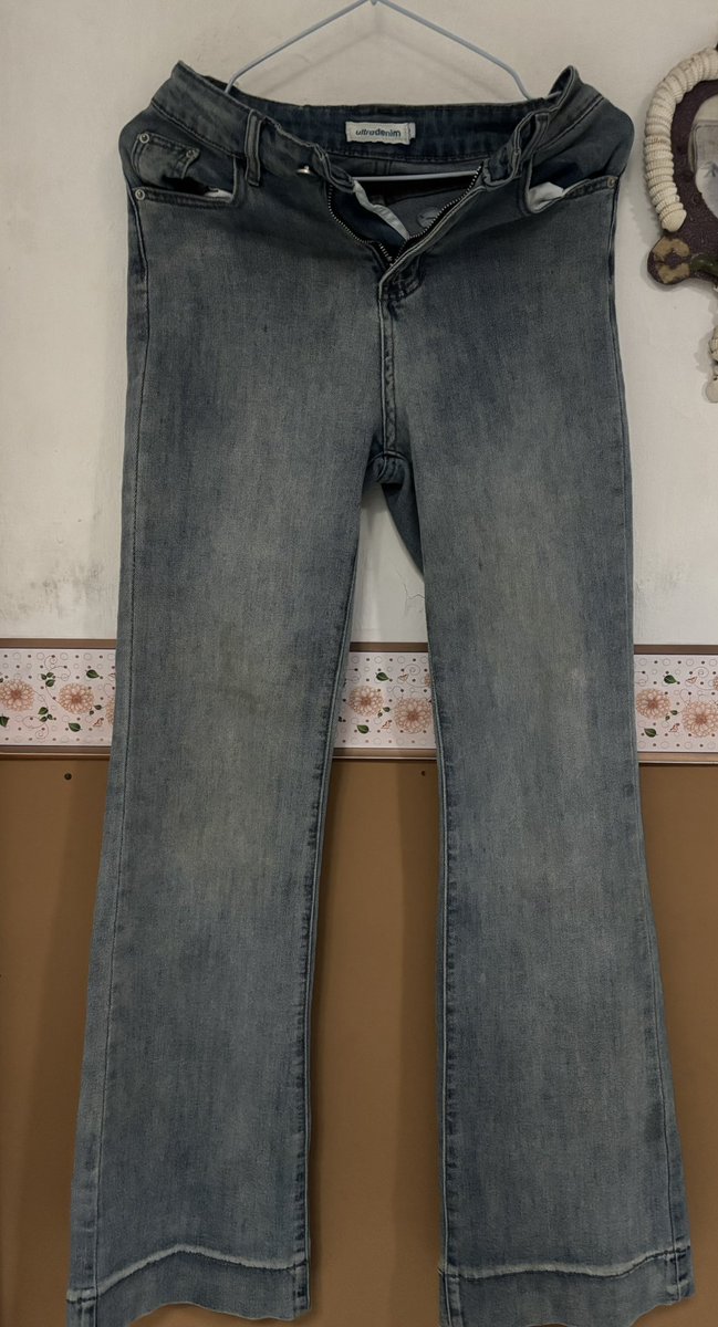 szharaaa's tweet photo. preloved flare jeans ultradenim size s bahan stretchy #preloved #jeans #zonauang https://t.co/JJQ5NNY50q