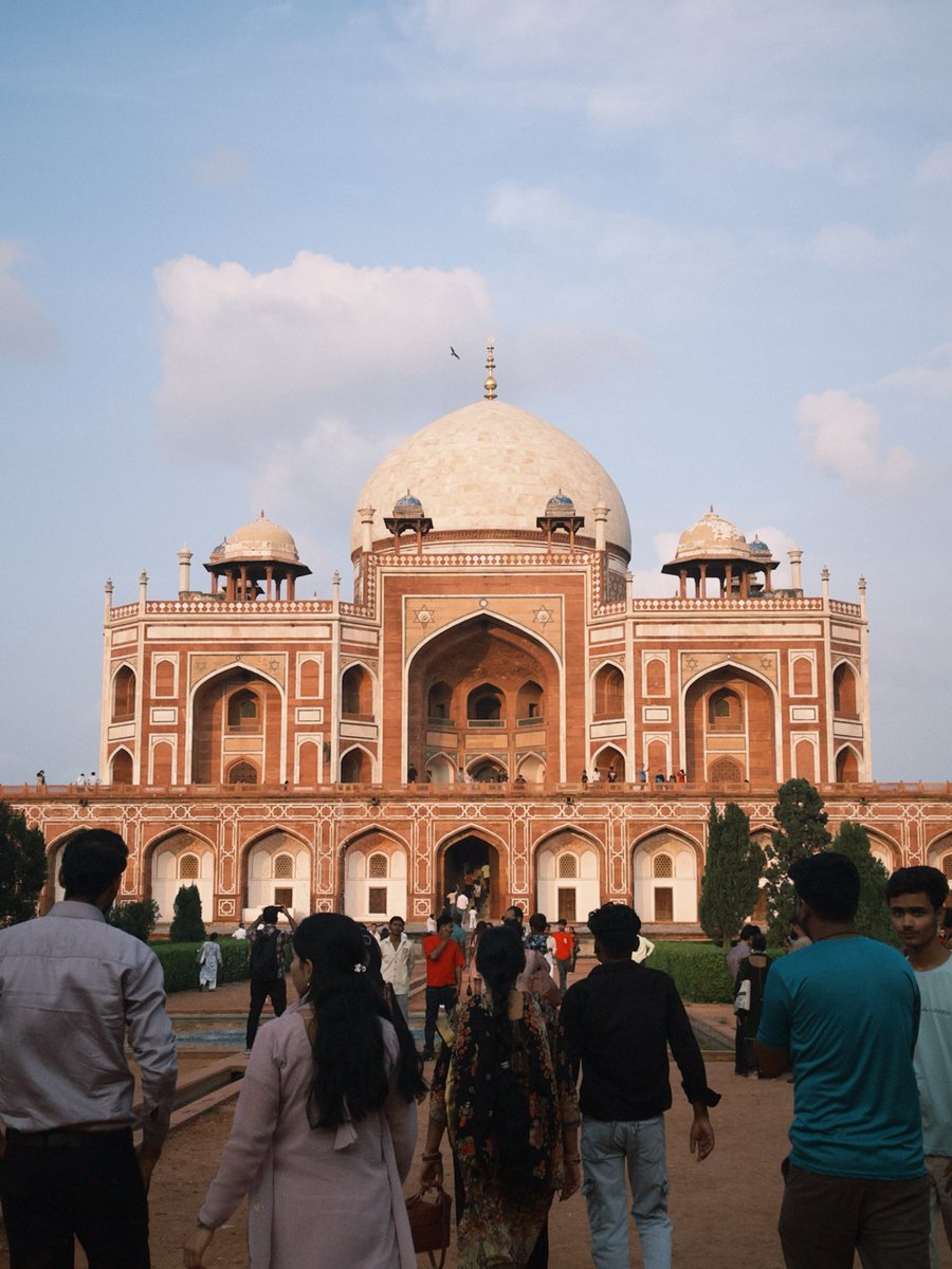 masaalachaach's tweet photo. the delhi i fear i’ll romanticise forever. https://t.co/SDcmprDNJj
