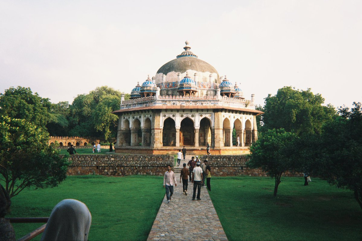 masaalachaach's tweet photo. the delhi i fear i’ll romanticise forever. https://t.co/SDcmprDNJj