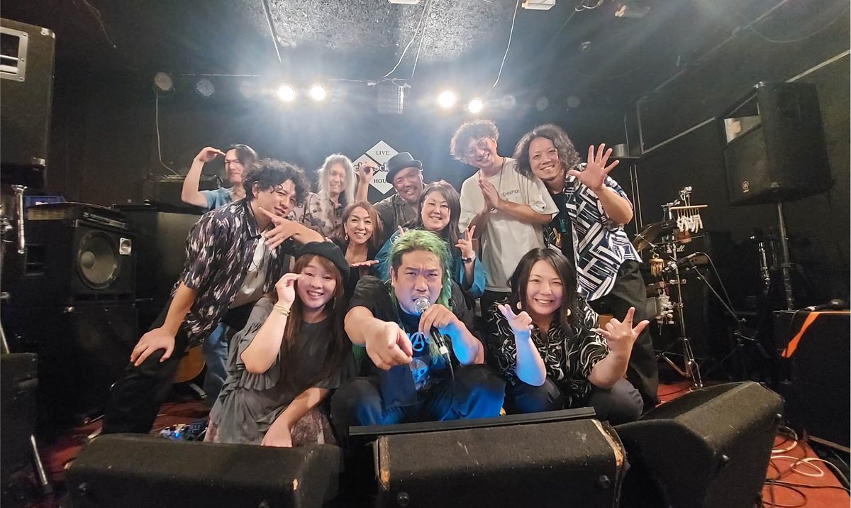 seijirururu's tweet photo. 7/31は山梨甲府Feel ROCK Cafe
MIYA'S PARTY!!に出演してきました！
個人的には久しぶりのライブでしたが
マイメンALLaNHiLLZ、湯野川広美とのグルーヴはバッチリ(新曲も披露)
主催のMIYAちゃんとのラストのセッションも最高でした！
現場でも配信でも応援が温かく
めっちゃパワーもらいました！それと https://t.co/lDJe4M2Tlf