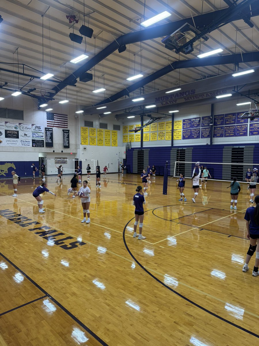 keri_timmerman's tweet photo. @mfhsvb starting the 2026 Season!  Excited to see these @uiltexas playoff bound Lady Mustangs!! #GoldStandard https://t.co/OZdXrneVcM