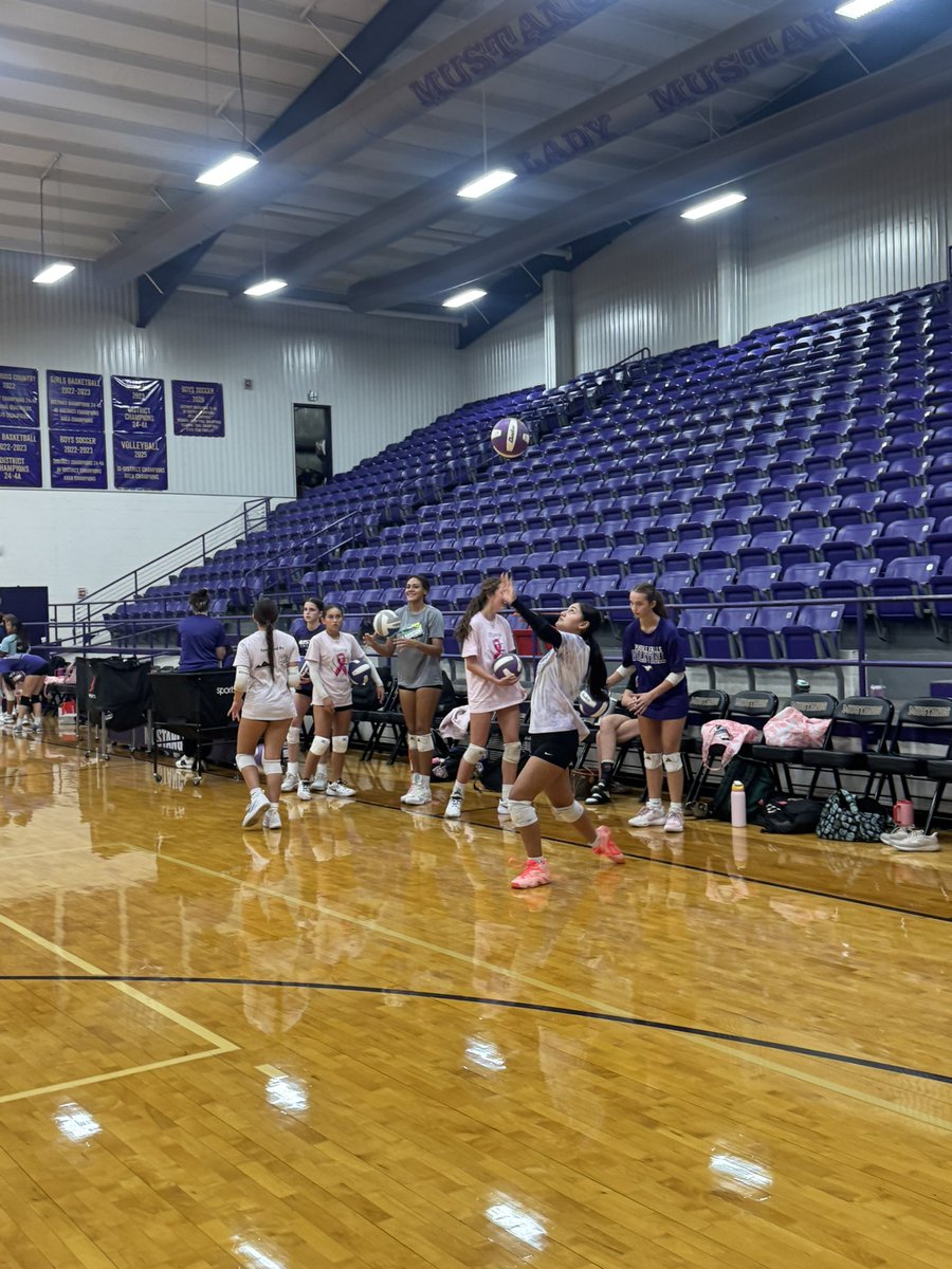 keri_timmerman's tweet photo. @mfhsvb starting the 2026 Season!  Excited to see these @uiltexas playoff bound Lady Mustangs!! #GoldStandard https://t.co/OZdXrneVcM