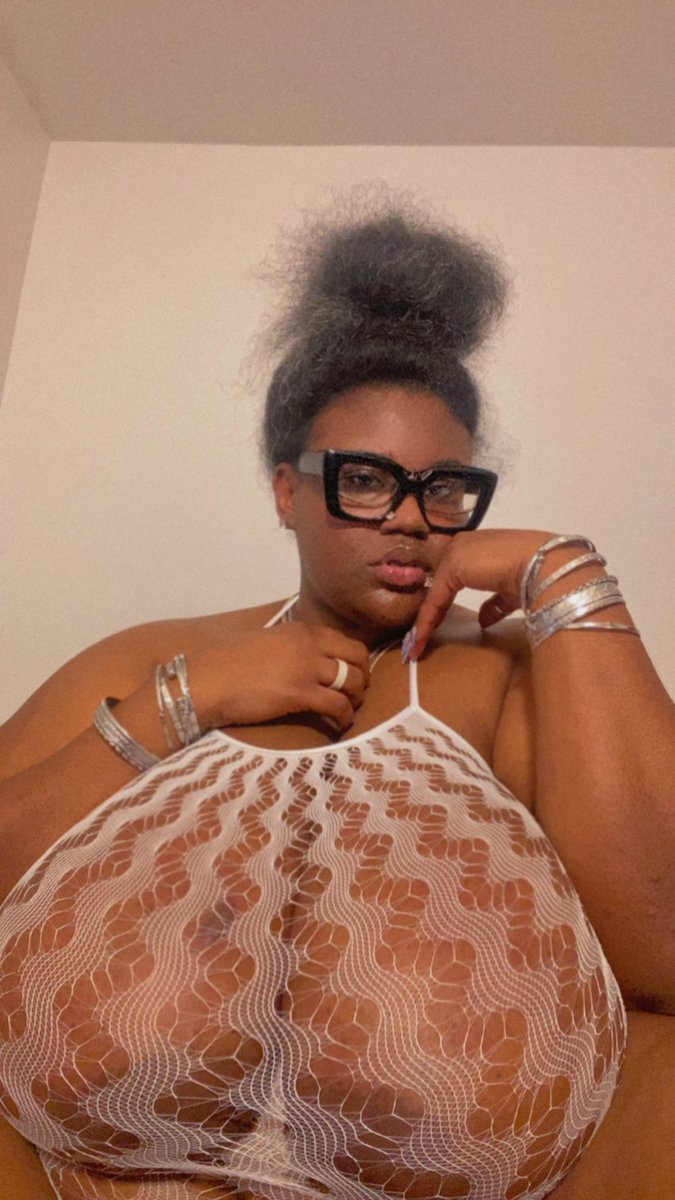 Fun_Size_Jah's tweet photo. 😌💋 PRETTY THICK SHI ‼️ https://t.co/rnykzXi3Jj