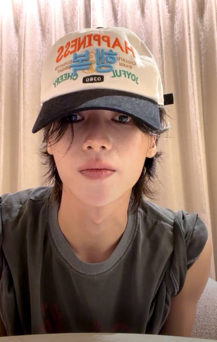 hwamelo's tweet photo. everybody say nice things about his hats rn https://t.co/Au5uXlxDMv