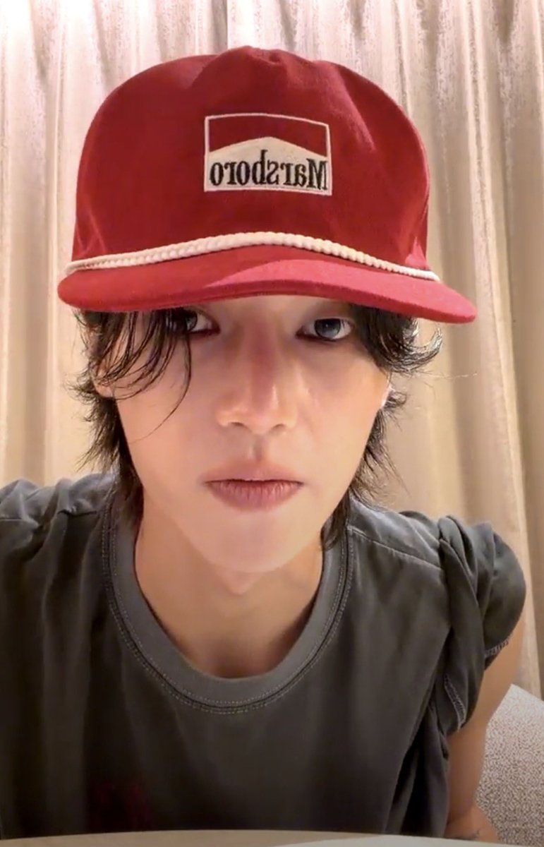 hwamelo's tweet photo. everybody say nice things about his hats rn https://t.co/Au5uXlxDMv