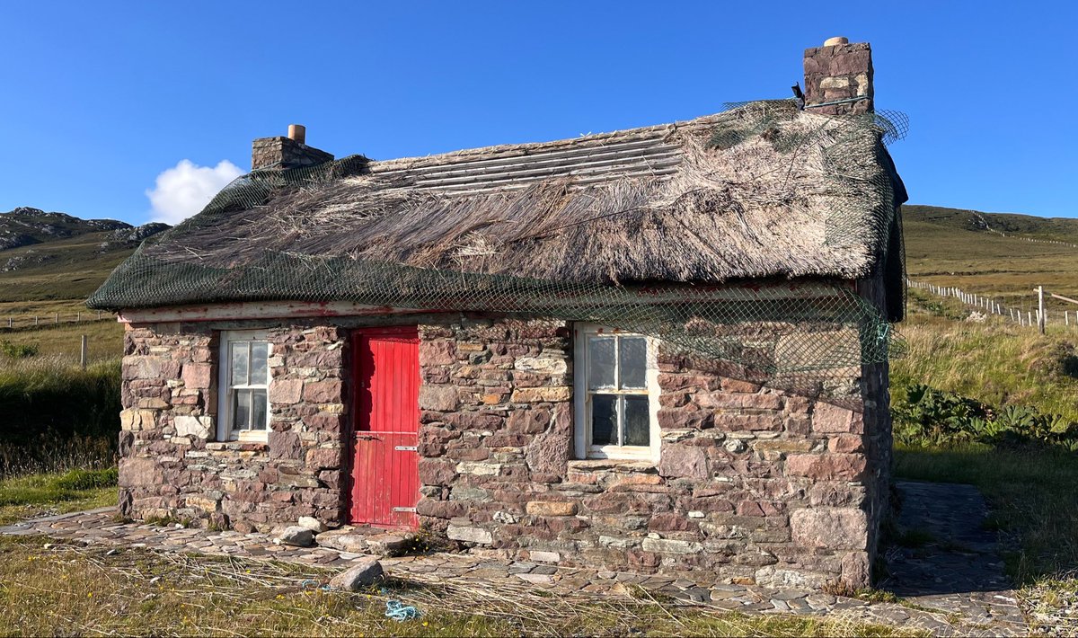 Diamondjets's tweet photo. On beautiful Achill Island. #waw #coastaldrive #homestead https://t.co/FZFpCyRSid