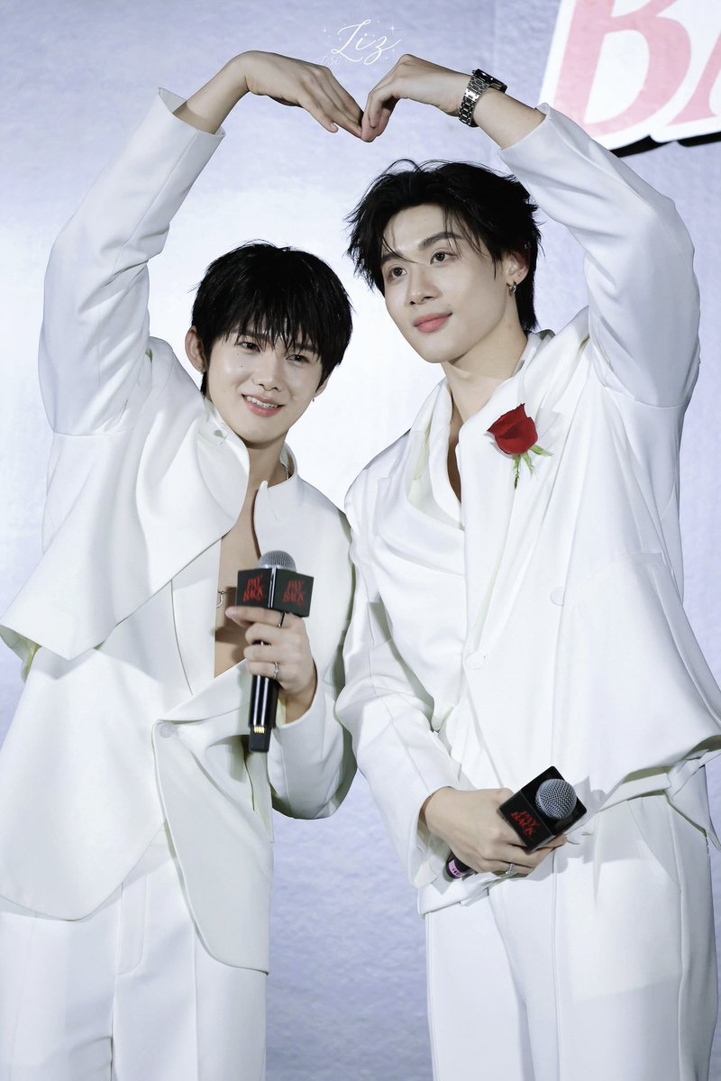 jang_mi97's tweet photo. White or Black ?

#PAYBACKFinalEP 
#PAYBACKTheSeries #TopTapMinlee https://t.co/pQLSNSJ5m3