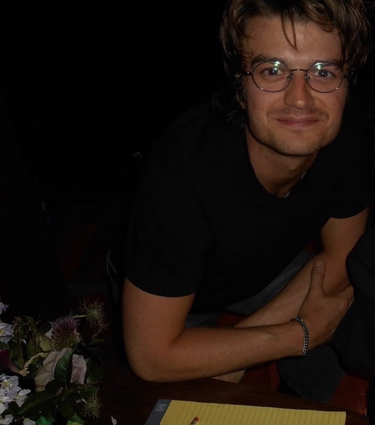 birdiebeeH's tweet photo. happy birthday to one of the weirdest guys I know, and one of my closest friends. have a good day glasses 😁 https://t.co/pNOZS4rzzY
