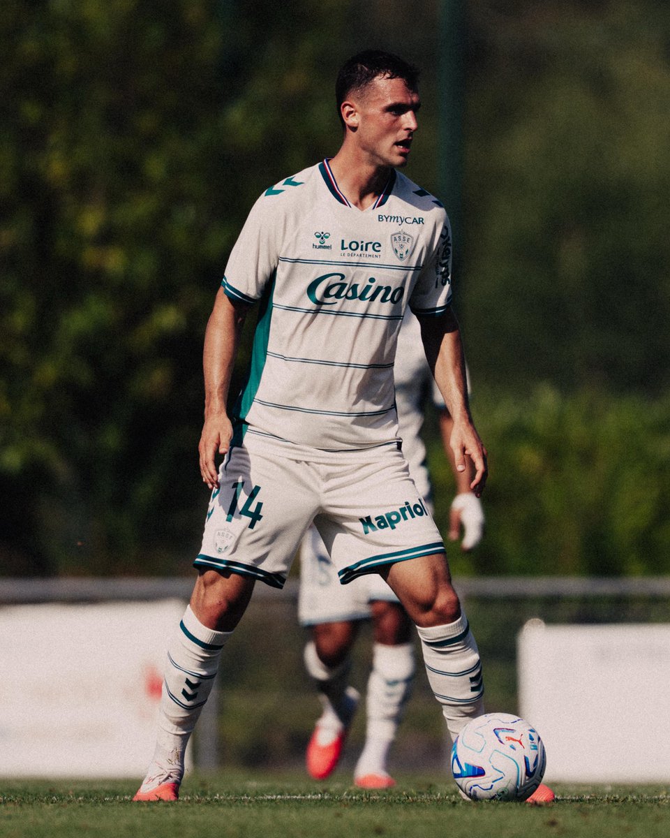ASSEofficiel's tweet photo. 42e : Moins de cinq minutes à jouer dans ce premier acte ouvert ! ⌚️
💚 1-1 🟠 #ASSEVFC - #LaPrepa26 https://t.co/ybQRk2Dpct