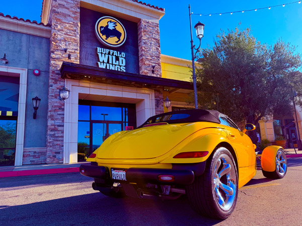 YellowChaos2002's tweet photo. FRESHFOTOZ:
#BUFFALOWILDWINGS #PROWLER #SIMIVALLEY https://t.co/bSUuhJpqFe