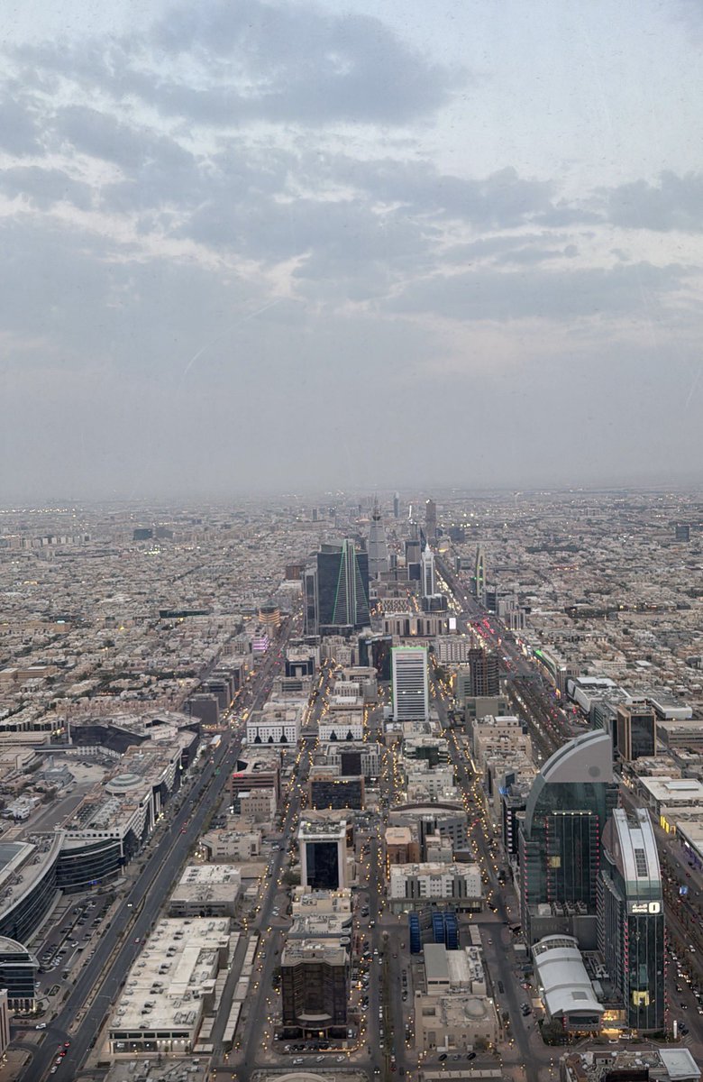 AJELNEWS24's tweet photo. رسمياً ..

في العاصمة الرياض ..

تشغيل أكثر من 3,600 موقف مدفوع على الشوارع التجارية في الشريط التجاري بحي العليا .. ويشمل النطاق شارع العليا من طريق العروبة حتى طريق مكة المكرمة باتجاه الجنوب، وطريق الملك فهد من طريق مكة المكرمة حتى طريق العروبة باتجاه الشمال، إضافة إلى عدد من الشوارع التجارية المتفرعة في المنطقة.

-