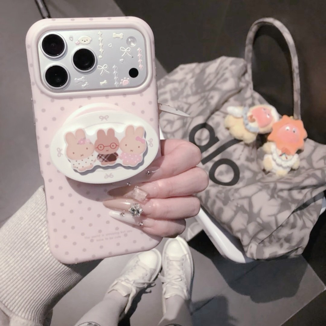 KISSDOLLIEY's tweet photo. cute fits, cute case  ꣑ৎ    ⊹  ˚ . https://t.co/QJtcOXD4GJ