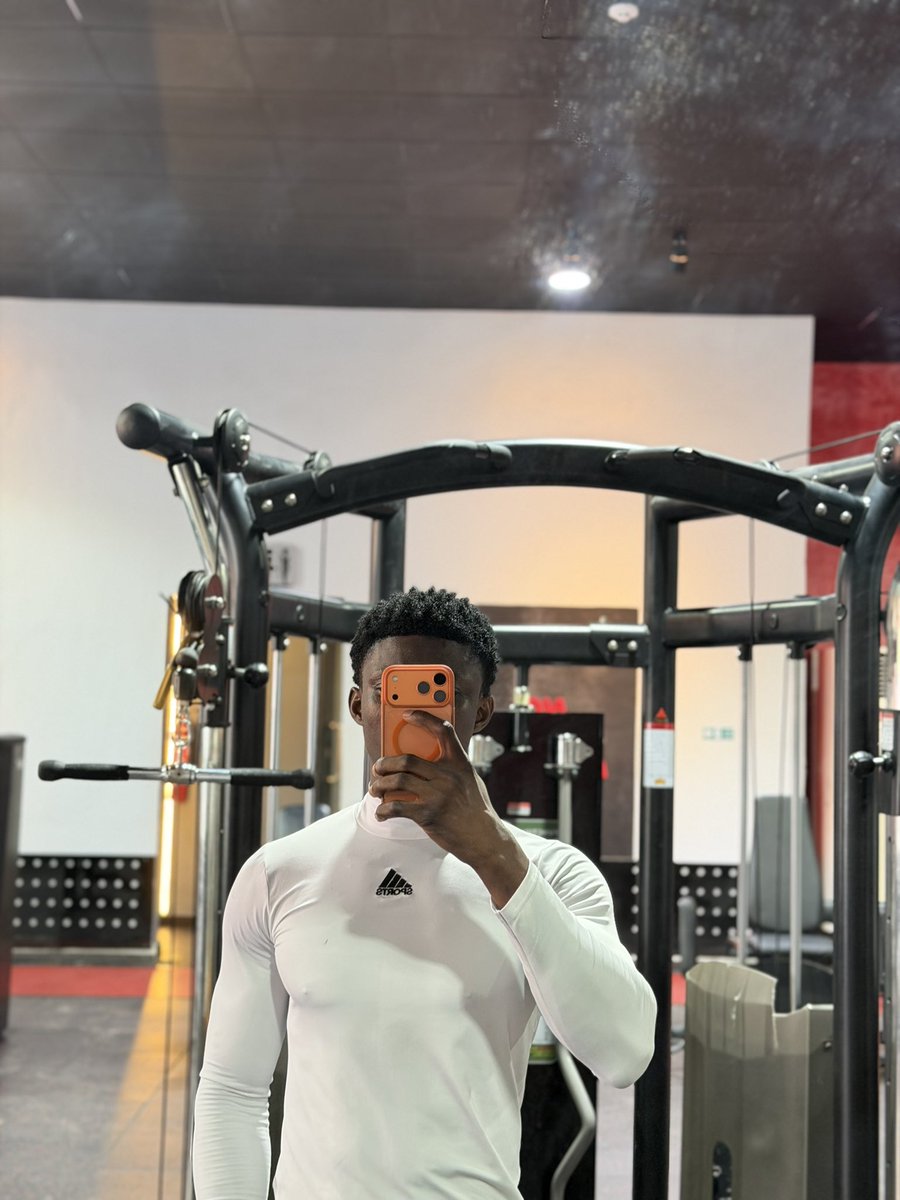 Tee4PF's tweet photo. 🏋️+🍛+🎶=🤝 https://t.co/YmKPQKqzgc