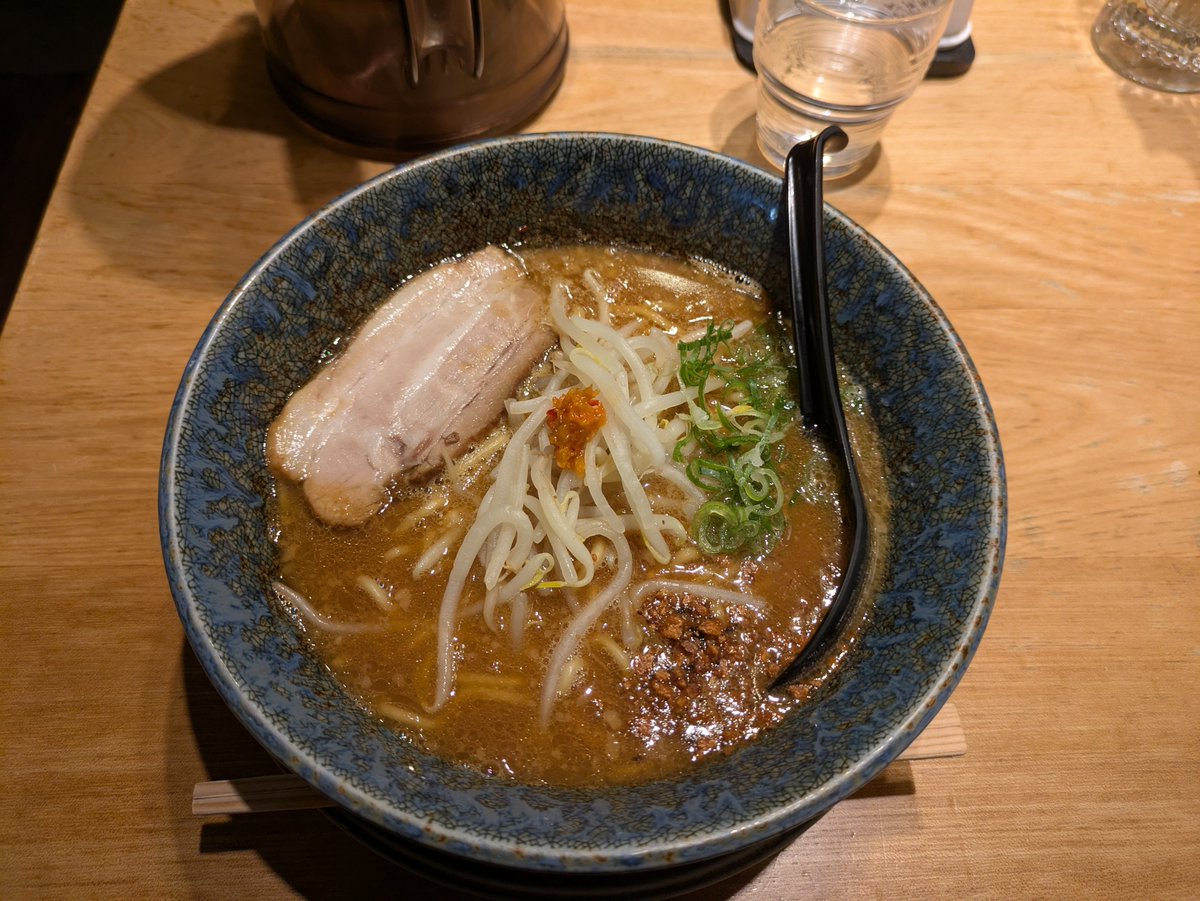 shionmoti_28's tweet photo. #ゼンゼロ飯テロ部
貯蓄がない&amp;本垢死んでるのでサブで！！
北海道に去年行った際に食べたラーメンです https://t.co/MLL4DYedFe