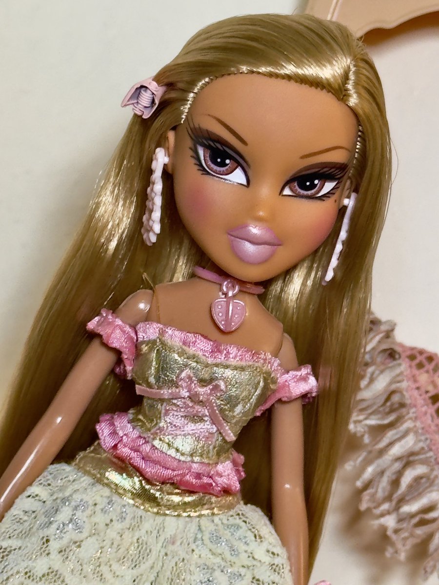 BratzinTokyo's tweet photo. pretty princess maxxing https://t.co/lF1FWomd3t
