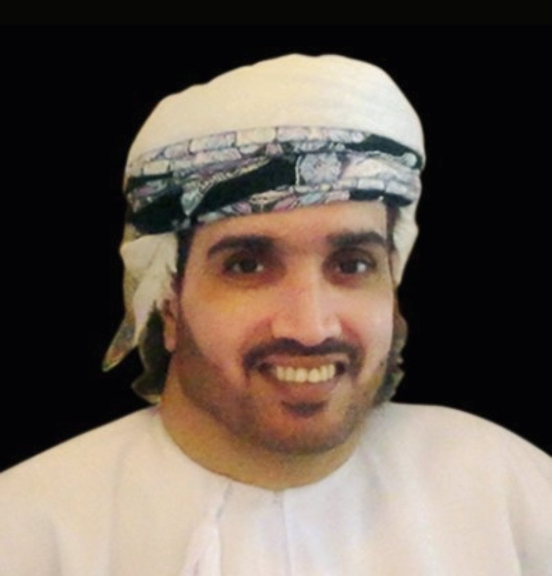 AlshanfariAmad's tweet photo. بالأمس رحلت #نظيره_الحارثية واليوم رحل الأستاذ #عامر_الرواس
كلاهما بطلٌ بطريقته
الأولى تحدت الصعاب واعتلت القمم ورفعت اسم #عُمان على أعلى القمم
والثاني تحدى الإعاقة لأكثر من 35 عاما فأبدع وتألق في عالم الصحافة والإعلام وترك أثرا لا ينسى
رحمهما الله رحمة واسعة وجعل ما قدّماه في ميزان حسناتهما وألهم ذويهما ومحبيهما الصبر والسلوان.
#نظيره_الحارثيه #صلالة #ظفار 
#المشهد_من_ظفار #منصة_عين