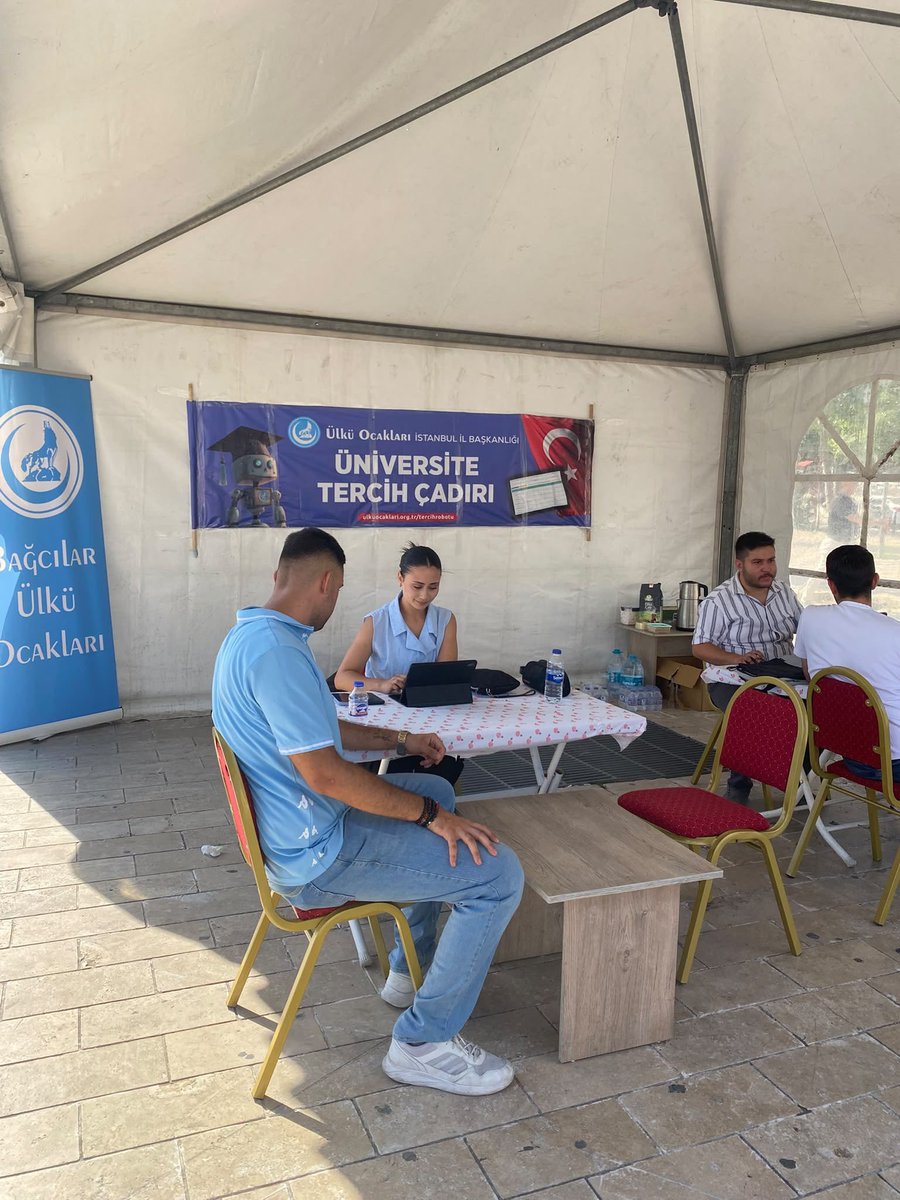 bagcilarulkock's tweet photo. Bağcılar Ülkü Ocakları olarak, İstanbul İl Başkanlığımızın koordinesinde Üniversite Tercih Çadırımızı açmış bulunmaktayız. 

Üniversite tercih sürecinde doğru ve bilinçli kararlar alabilmeniz için uzman danışmanlarımızla yanınızdayız. https://t.co/M6BYe8zwSy