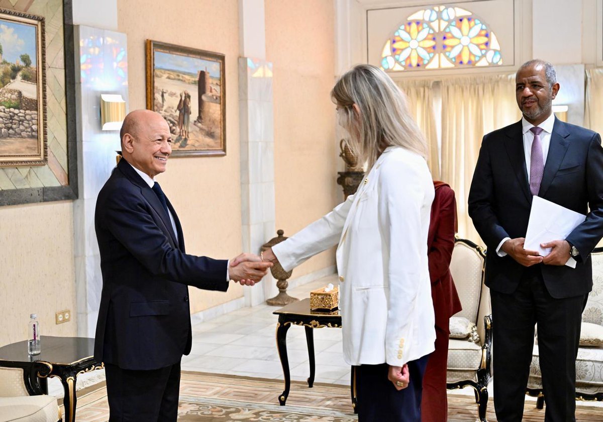 GreeceinKSA's tweet photo. 🇬🇷🇾🇪The Ambassador of Greece in Riyadh, Katerina Varvarigou, presented the Letters of Credence to the President of the Republic of #Yemen @PresidentRashad, in the presence of the Yemeni Minister of Foreign Affairs and Expatriates, @afrah_alzouba. https://t.co/o1g2hvlaHN