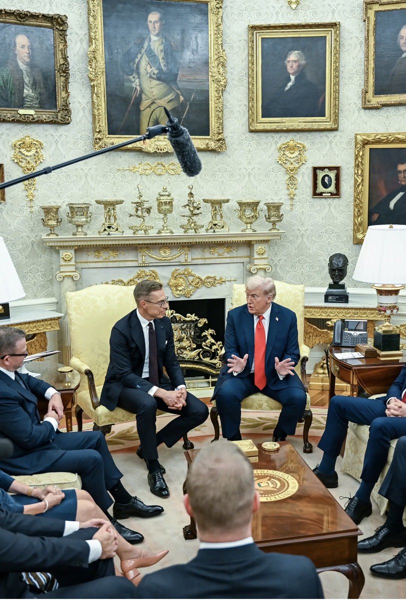 NickNehamas's tweet photo. NEW: Over a game of golf, Finland’s president pitched Trump on building a massive new fleet of Arctic icebreakers, gifting him a photo of a ship in a gilded frame. Trump quickly signed no-bid deals to build 11 new ships — 2x as many as the Coast Guard had said it needed. https://t.co/V2F7Ci9SVU