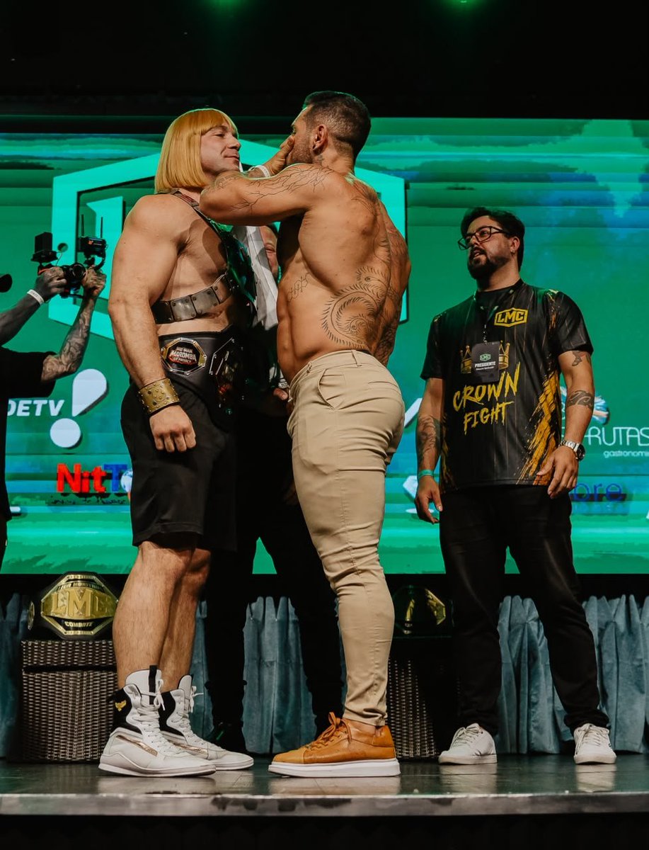 ligamonstroofc's tweet photo. Toda grande história começa com um confronto. He-Man e Pobre Loco não foi só uma luta. Foi a construção de uma rivalidade que vai ecoar por muito tempo. A #LMC é o palco onde nascem os capítulos que vocês vão recontar. ⚔️🏆 https://t.co/EWdd1WqhRT