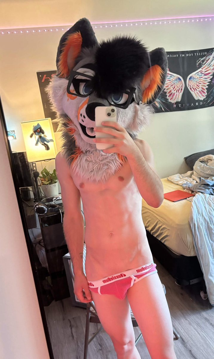 MeowfurshotAD's tweet photo. 🥴 if this gets 6,700 likes I’ll pull them all the way off 🥴 https://t.co/MgK5nlXByf