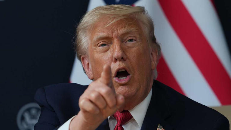 MaxKurz6's tweet photo. Trump ist überzeugt: Grönland steht am Ende seiner Amtszeit unter US-Kontrolle https://t.co/CMbc4D93Ho Die US-Kontrolle ist ihm doch schon im Iran entglitten. Außerdem endet seine Amtszeit 12/2026. https://t.co/Y4uGYnNuaD