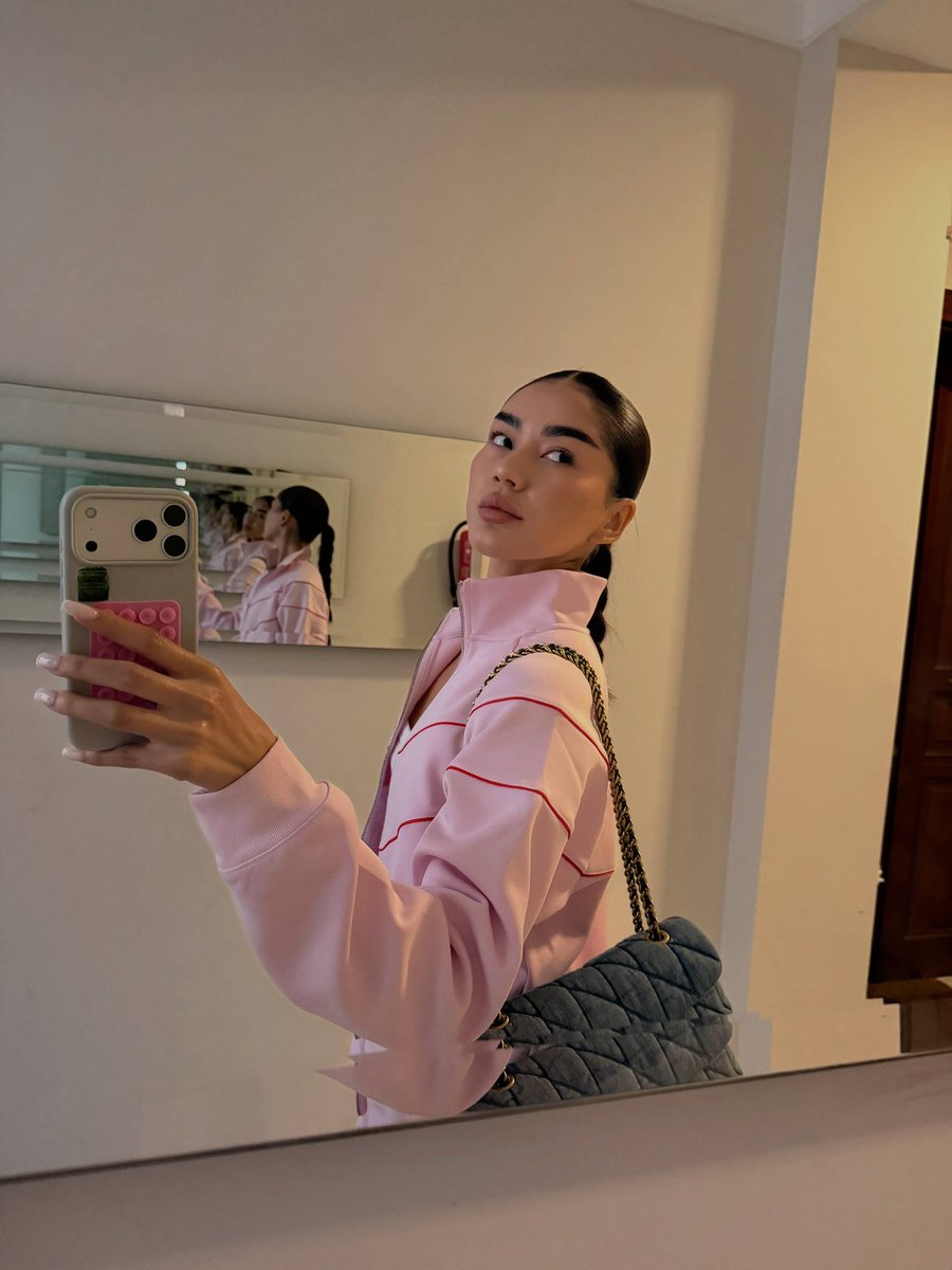 sendttogodmia's tweet photo. It’s not even midday yet &amp; I’ve already

🎀Gone on a hotgirl walk
🎀Breakfast &amp; coffee sent multiple times
🎀Ruined 2 losers orgasms 
🎀Made over $1.5k

And the thing is… the more I make, the more I crave

Let’s make it $2k before I head to the cat cafe this afternoon (send https://t.co/lszxLuEaB4