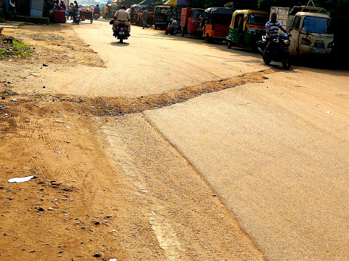 maruvihag's tweet photo. @narendramodi Right opposite the Madhusudan Law University, Near Railway Station, Cuttack, the road is dug across and left as such with a big ditch since several https://t.co/wFWwhx1Vx3 GUESTS FROM ALL OVER THE COUNTRY COME TO THE LAW UNIVERSITY AND CARRY A VERY BAD IMPRESSION. https://t.co/NsDjdcYbLn