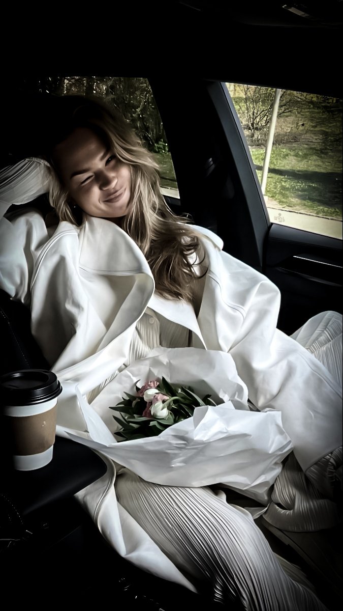 angrizzou's tweet photo. 🫶🏻 some stories are worth telling forever. ours is only two months in, and it's already my favorite. happy two months, Blume. 🤍 https://t.co/tfJBz7M6hm