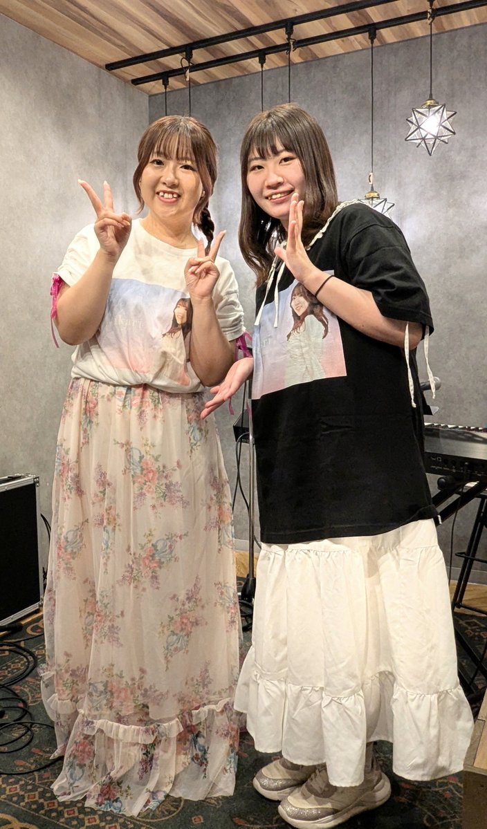 tttt05022's tweet photo. akari ONEMANLIVE
-Hazy Days-  in ミカツキ
久しぶりに生で聴くakariちゃんの歌声はやっぱり特別で、 まっすぐ心に届いて来て、胸がいっぱいになりました。 大好きな歌声をこうして聴ける日常が、本当に尊くて幸せだなって改めて感じたライブでした。愛友さんのピアノ演奏もステキだった🎹✨ https://t.co/JunGAoSNBJ