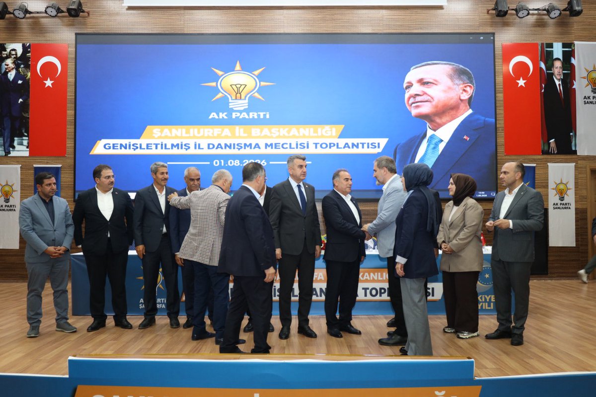 milhamigunbegi's tweet photo. AK Parti ailemiz büyümeye devam ediyor.

📍AK Parti Şanlıurfa İl Danışma Meclisi Toplantısı

Genişletilmiş İl Danışma Meclisi Toplantımızda AK Parti Genel Başkan Yardımcımız, AR-GE ve Eğitim Başkanımız Sayın @mustafasenbd, AK Parti ailemize katılan Belediye Meclis Üyelerine ve hemşehrilerimize AK Parti rozetlerini takdim etti. 

AK Parti ailemize katılarak gücümüze güç katan belediye meclis üyelerimize ve hemşehrilerimize hoş geldiniz, hayırlı olsun diyoruz.

Cumhurbaşkanımız Sayın Recep Tayyip Erdoğan'ın güçlü liderliğinde birlik ve beraberlik içinde kararlılıkla ve azimle çalışmaya devam edeceğiz.

@RTErdogan @Akparti @abuyukgumus @Hayati_Yazici @efkanala  @mustafaelitas @mustafademir  @hakanaksu058 @farukaytek