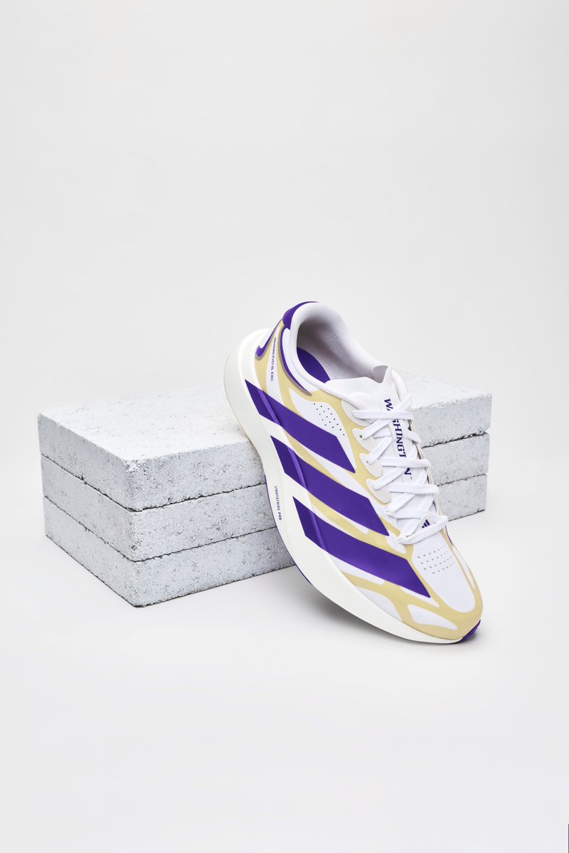 UWAthletics's tweet photo. Designed for the Dawgs ☔️
@adidasrunning just dropped the UW #ADIZERO EVO SL EXO 👇
https://t.co/SiM8WYabd5 https://t.co/8pYYteXCgw