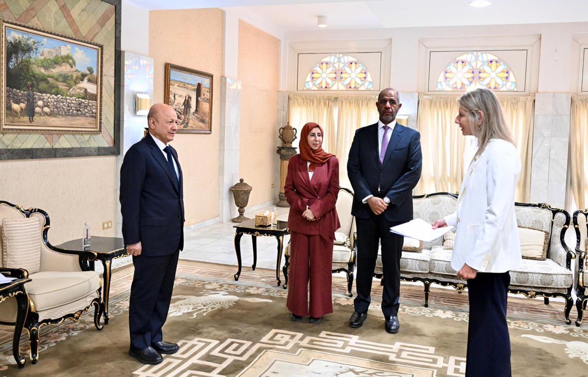 GreeceinKSA's tweet photo. 🇬🇷🇾🇪The Ambassador of Greece in Riyadh, Katerina Varvarigou, presented the Letters of Credence to the President of the Republic of #Yemen @PresidentRashad, in the presence of the Yemeni Minister of Foreign Affairs and Expatriates, @afrah_alzouba. https://t.co/o1g2hvlaHN