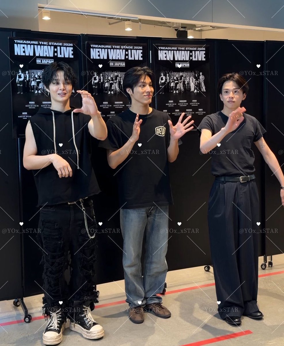 parkbeaus's tweet photo. 3 different ways to style a black shirt: a guide by jihoon 🤘🏻 jeongwoo 😎 asahi 🧐 https://t.co/jIHga6KVXX