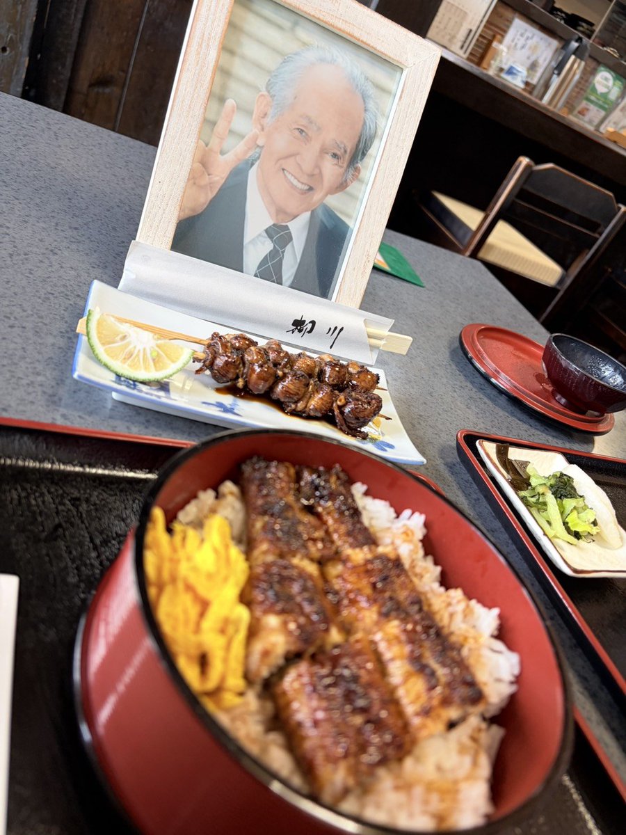 micoike31's tweet photo. 八月一日は大好きな大好きな
パパの九回忌でした🙂‍↕️
猛暑の中 暑さと虫との戦いで
ワァワァキャッキャと大騒ぎの末
恙無くお墓掃除＆お参り🧹🙏
みんなが寝静まったあと
叔父叔母宅にて夫婦でサシ呑み︎🍺︎💕 https://t.co/0nfmFvV3ua