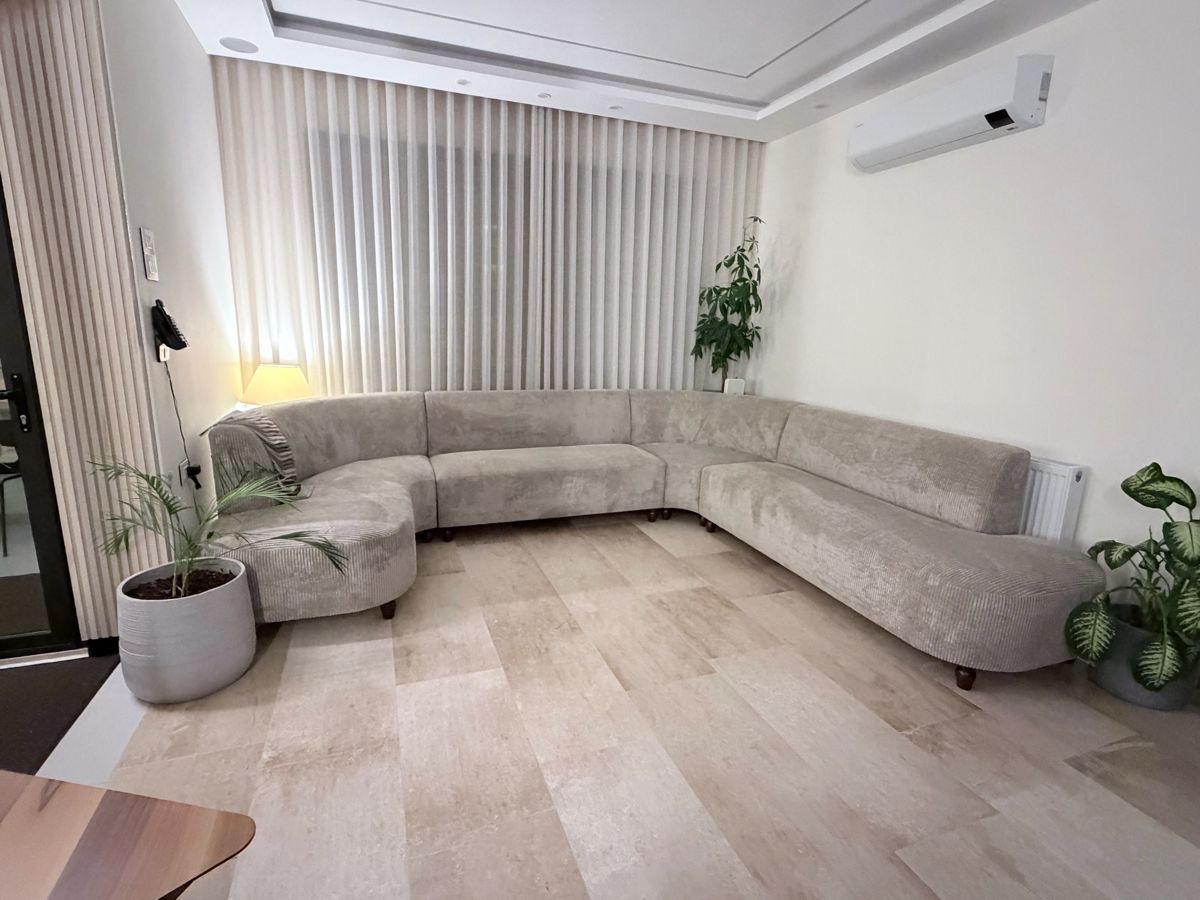 Olivesbeddings's tweet photo. Elevate your living space with the elegance of Olivesbeddings and interiors✨

Indulge in furniture designed to match your taste and elevate your lifestyle.

Send us a DM or call 08150804809, 09121962363 to place your order today. https://t.co/sDzzh91WFi