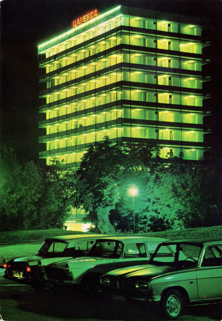 eastblocvisuals's tweet photo. Hotel Tsaravets in Varna, Bulgaria, 1970s. https://t.co/WCT8AG9QwW