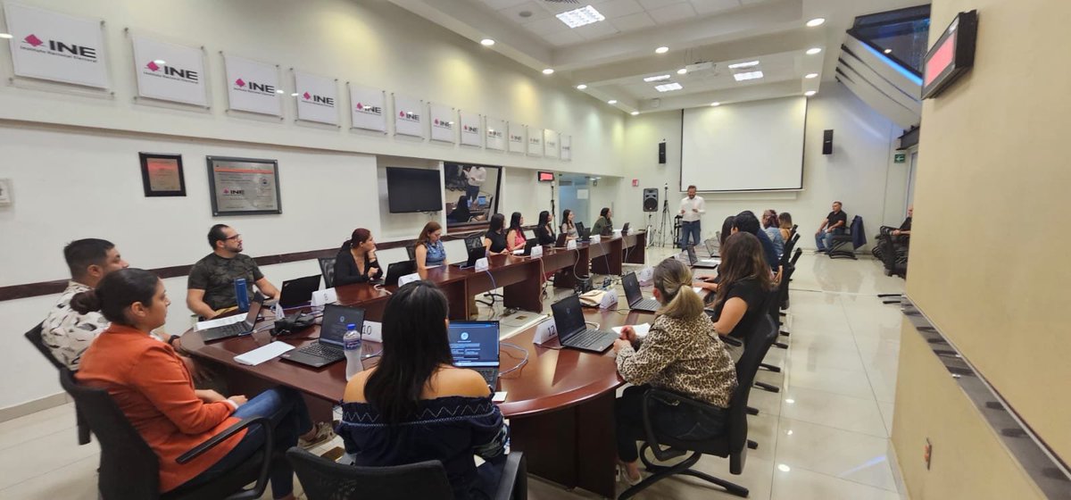 INEJALISCO's tweet photo. Hoy se lleva a cabo la aplicación del examen psicométrico para las y los aspirantes del Concurso Público 2026, serán 3 turnos, de una hora cada uno. https://t.co/GooA9EQI4D