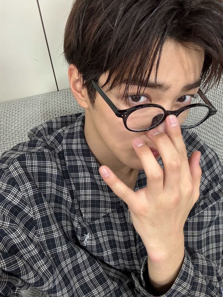 rejeungu's tweet photo. — #keonhyeon few tweet AU

"niatnya ngehujat eh malah..." https://t.co/f1ynvwPKXz