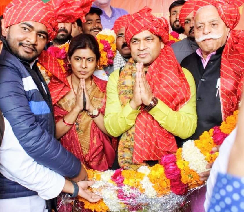 MrYaduvansh's tweet photo. उत्तर प्रदेश सरकार में पूर्व मंत्री श्रीमती @bjpswatisingh जी को जन्मदिन की हार्दिक बधाई एवं शुभकामनाएं। मैं ईश्वर से आपके उत्तम स्वास्थ्य और सफलतम जीवन की प्रार्थना करता हूँ।💐🎂 https://t.co/Y7Ozeuo32A