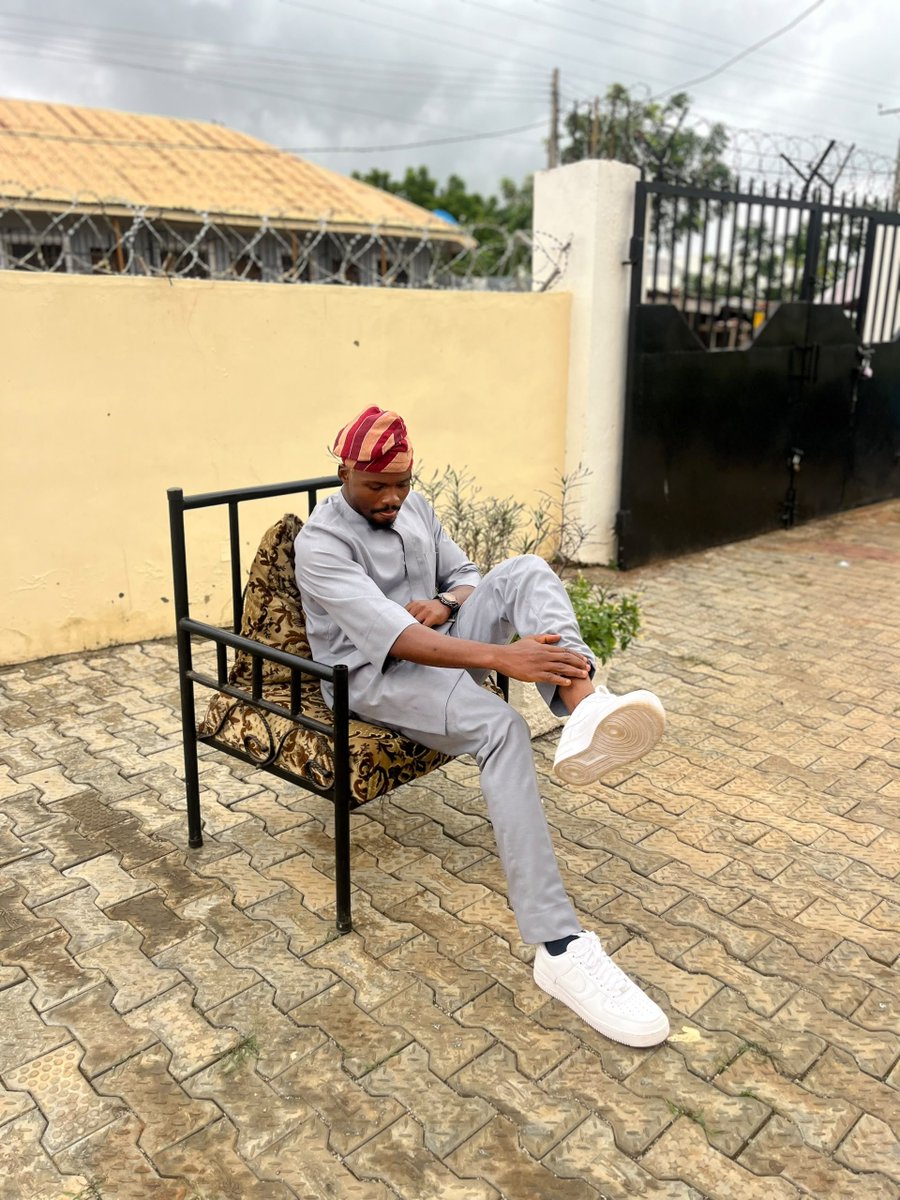 zamanhakim_'s tweet photo. Confidence isn't loud,it fits perfectly.
Bespoke menswear crafted for gentlemen who appreciate timeless elegance.
📍Ilorin, Nigeria 📩 DM to place your order.
#ZamanHakim #Menswear #Bespoke #Style #MadeToMeasure #LuxuryFashion
https://t.co/IuXKK1f9Jz https://t.co/GAqxWfvizl