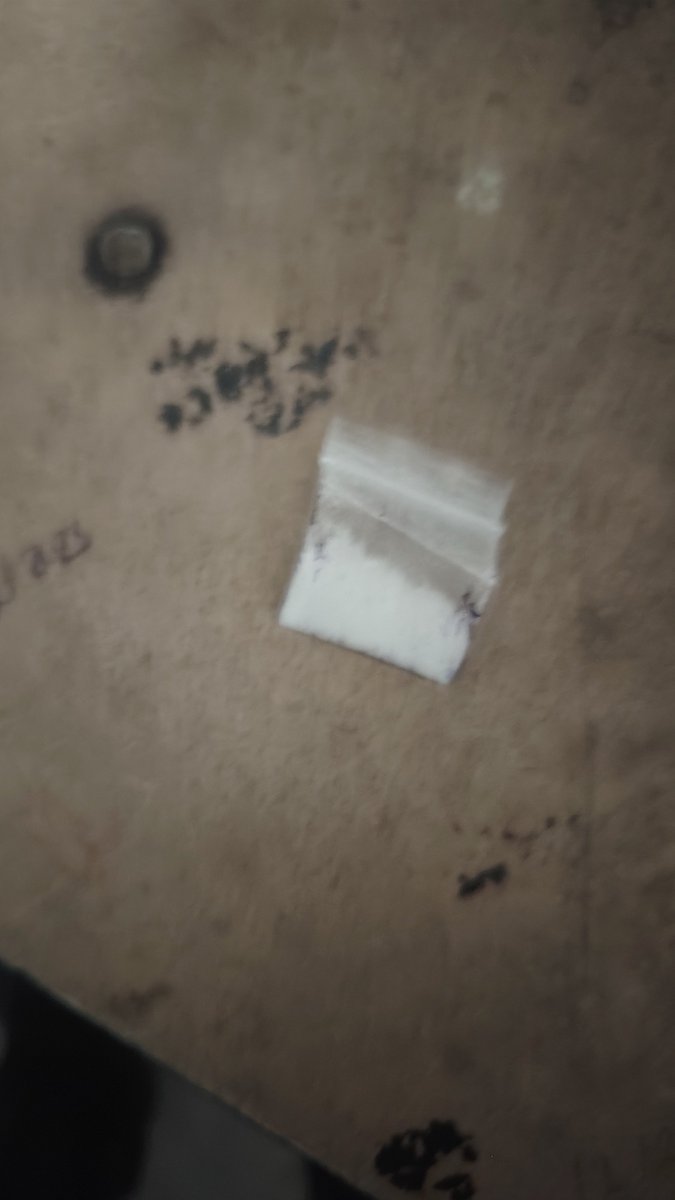 martinez_m47635's tweet photo. @les99490 Inhalando https://t.co/wXPKBJJIVC